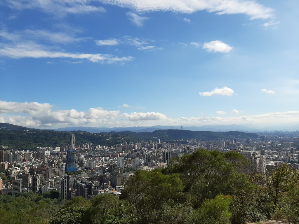 尋找山中鐵達尼、山形猶如鳳之丹鳯山_753194