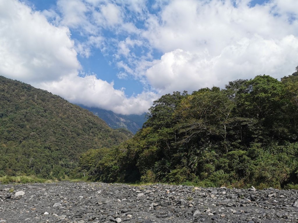 近臨雲海滿佈的干卓萬群峰-10/9~11_1139514