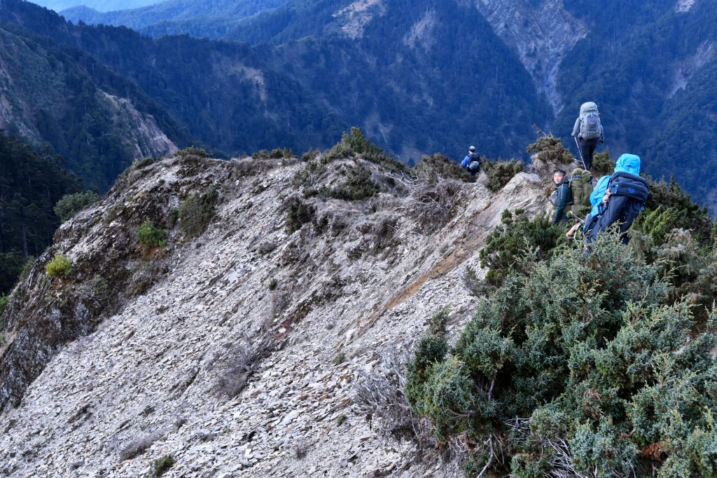 干卓萬群峰下武界_957680