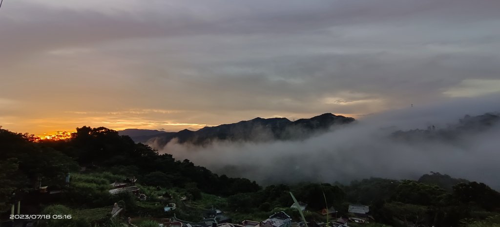 二格路曙光日出雲瀑&二格山雲海流瀑7/18封面圖