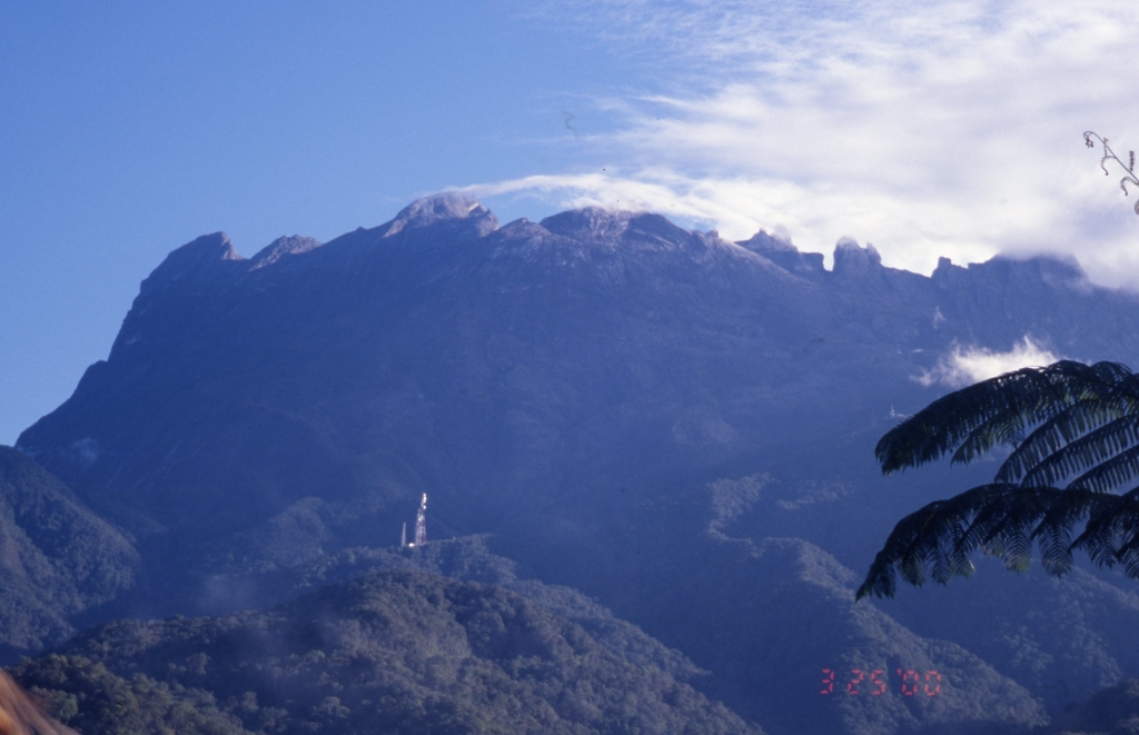 神山--東南亞最高峰_34545