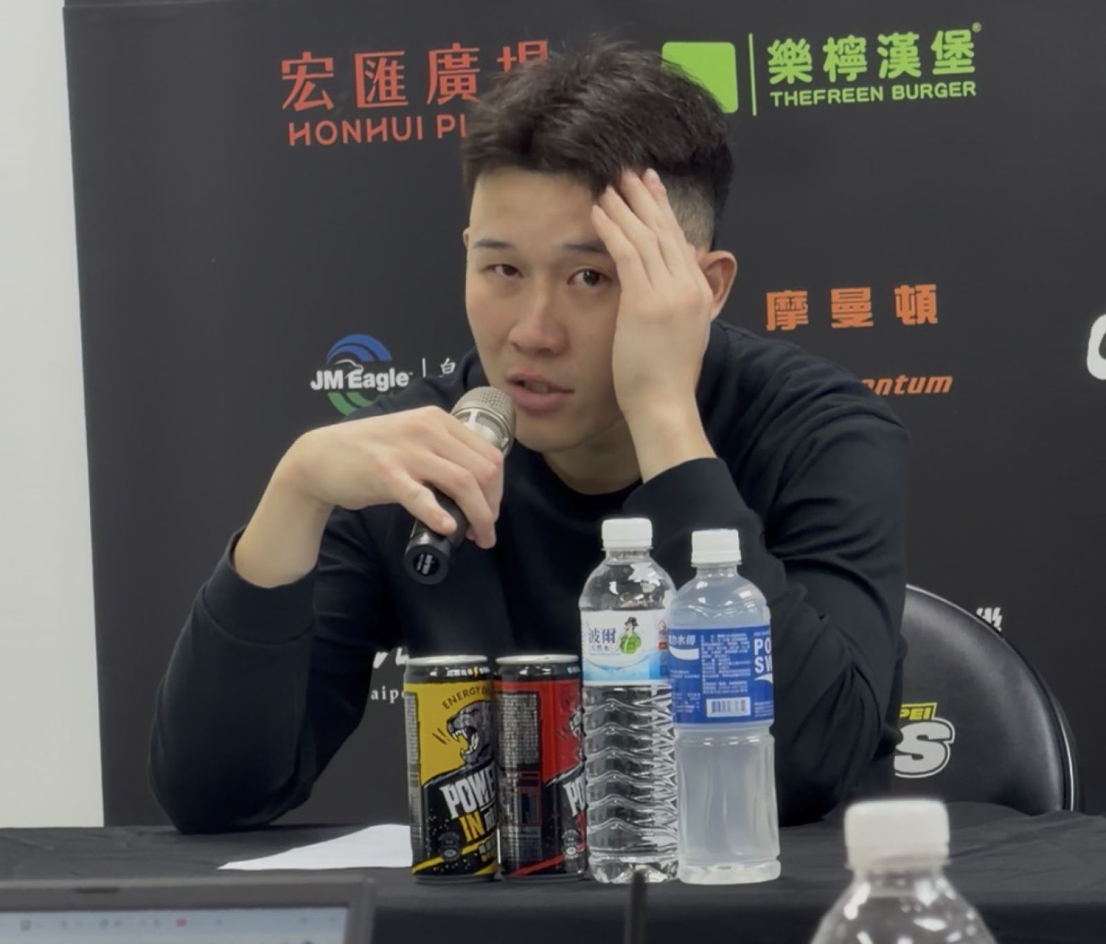 【影片】賽後淚灑記者會！李愷諺趕回出賽只想打最後一場球給過世的外公看