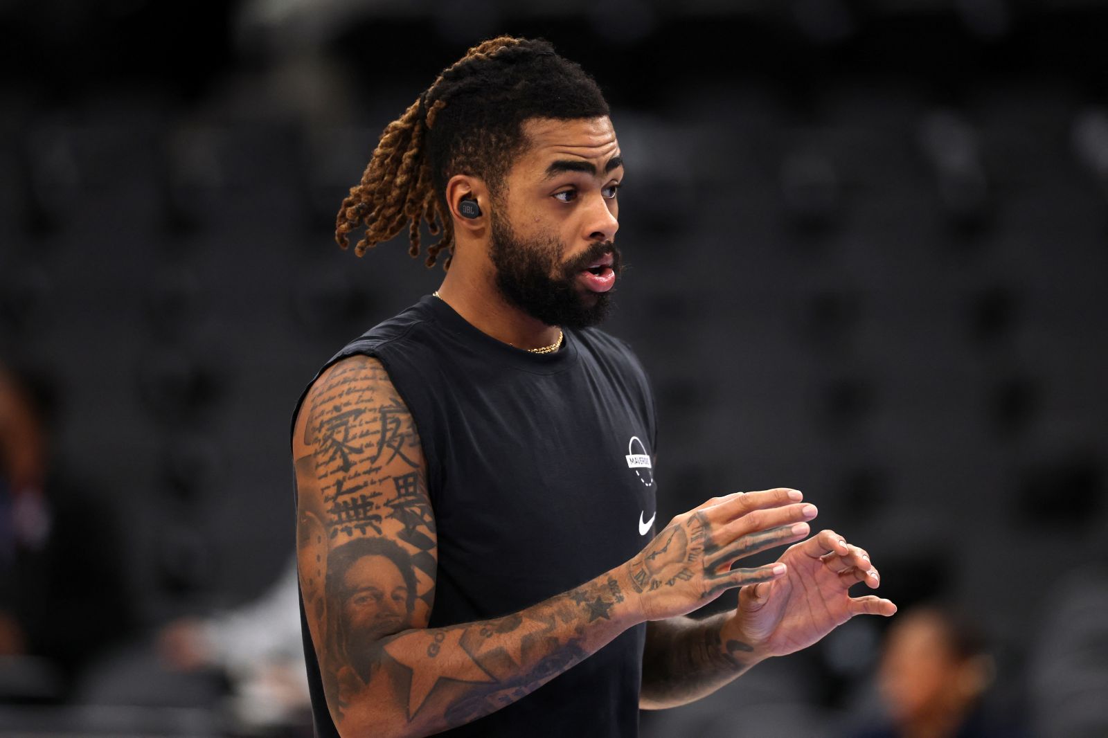 再次進入自由市場！灰熊正式於訓練營開始前將D'Angelo Russell裁掉 