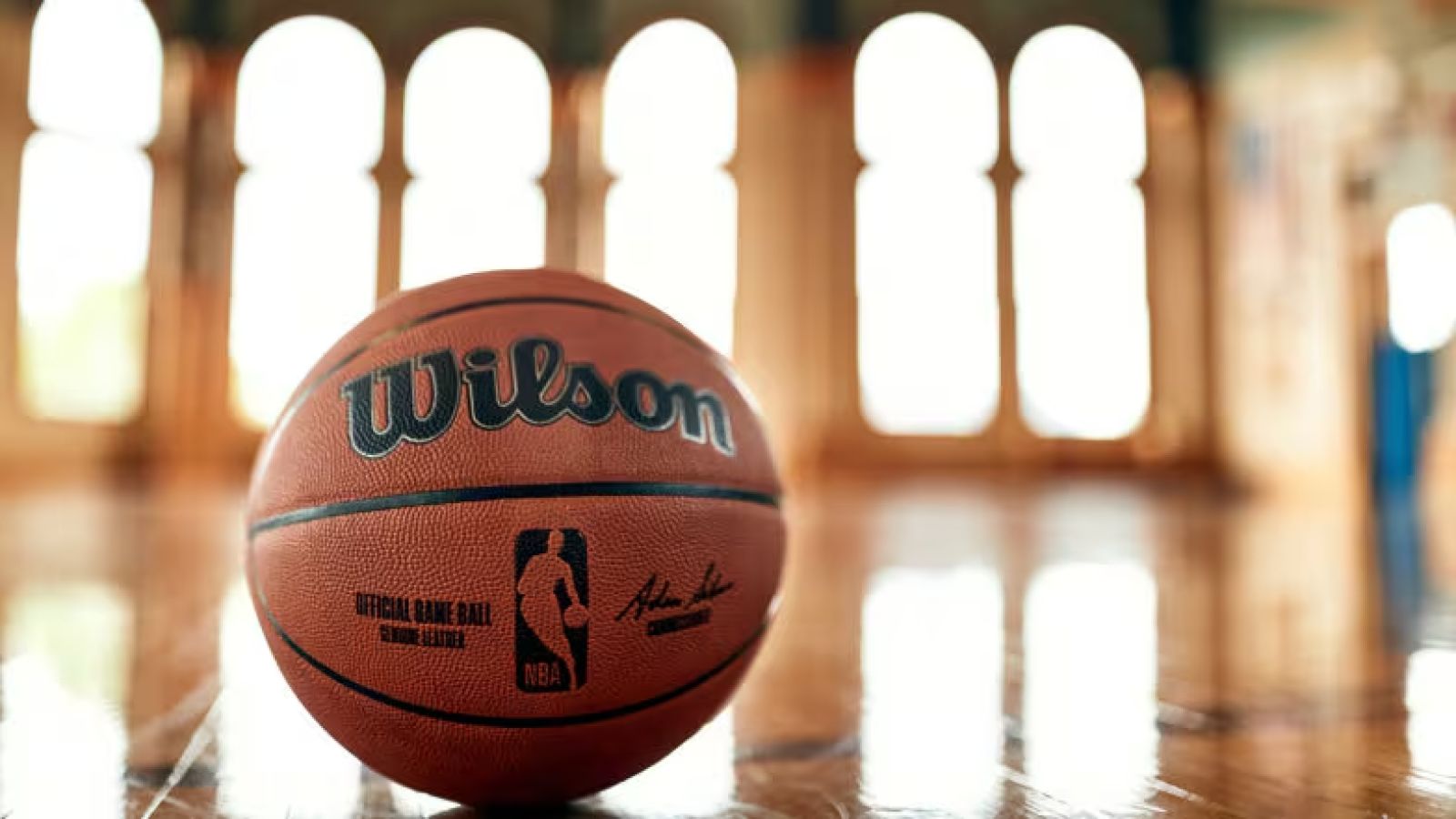 NBA將引進「晶片AI籃球」輔助裁判判決