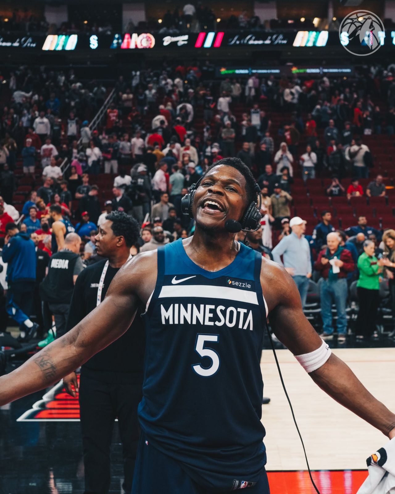 【影片】NBA / 最後五分鐘落後達16分！AE關鍵三分率領灰狼逆轉火箭 | 籃球筆記