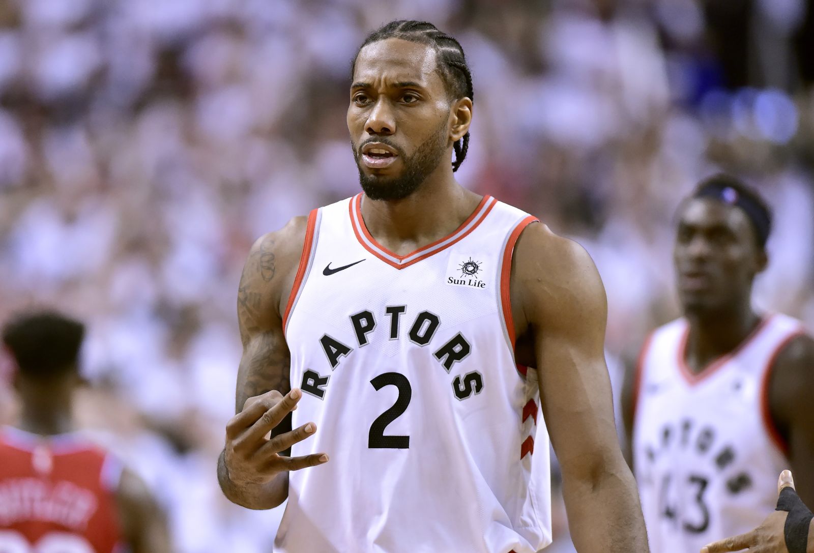 Kawhi Leonard終於被交易至暴龍！快艇、暴龍自六月底達成的交易協議正式執行