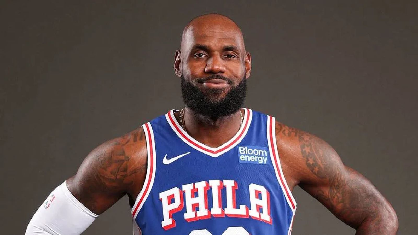 Embiid遲到被詹皇罵？LeBron James今回應