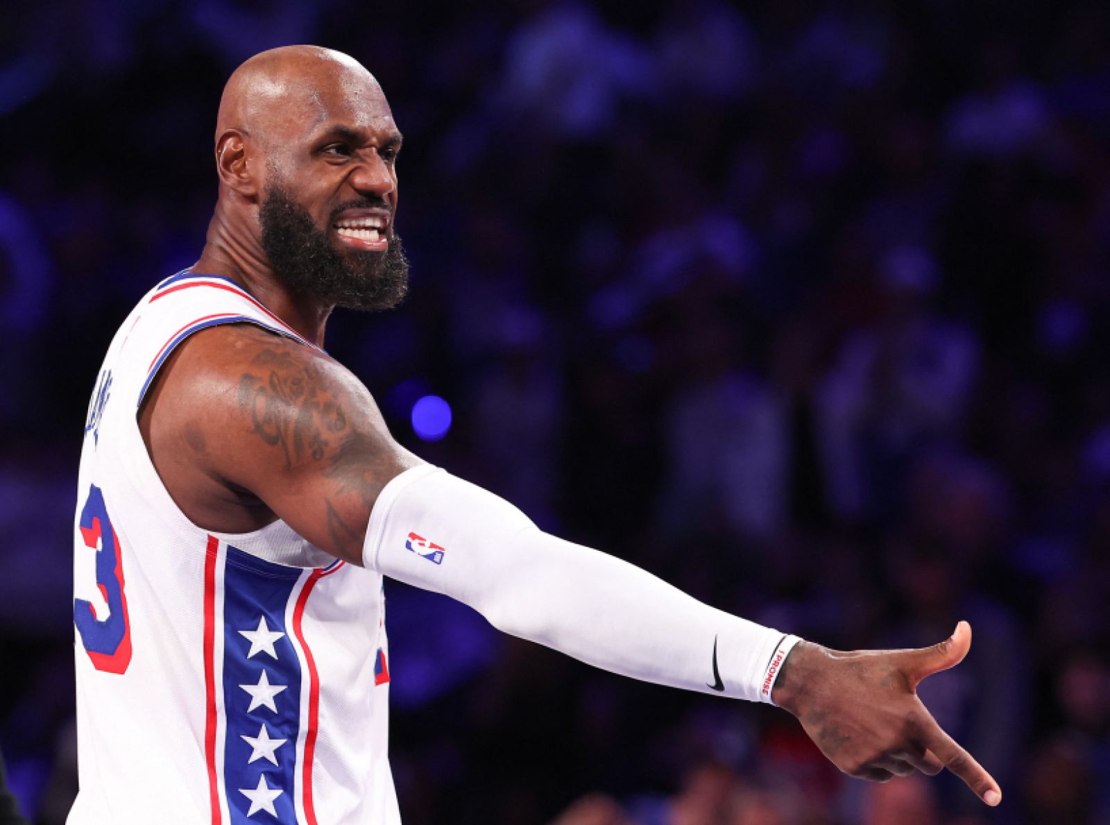 Embiid輪休LeBron James扛先發中鋒：要長期扛五號不可能