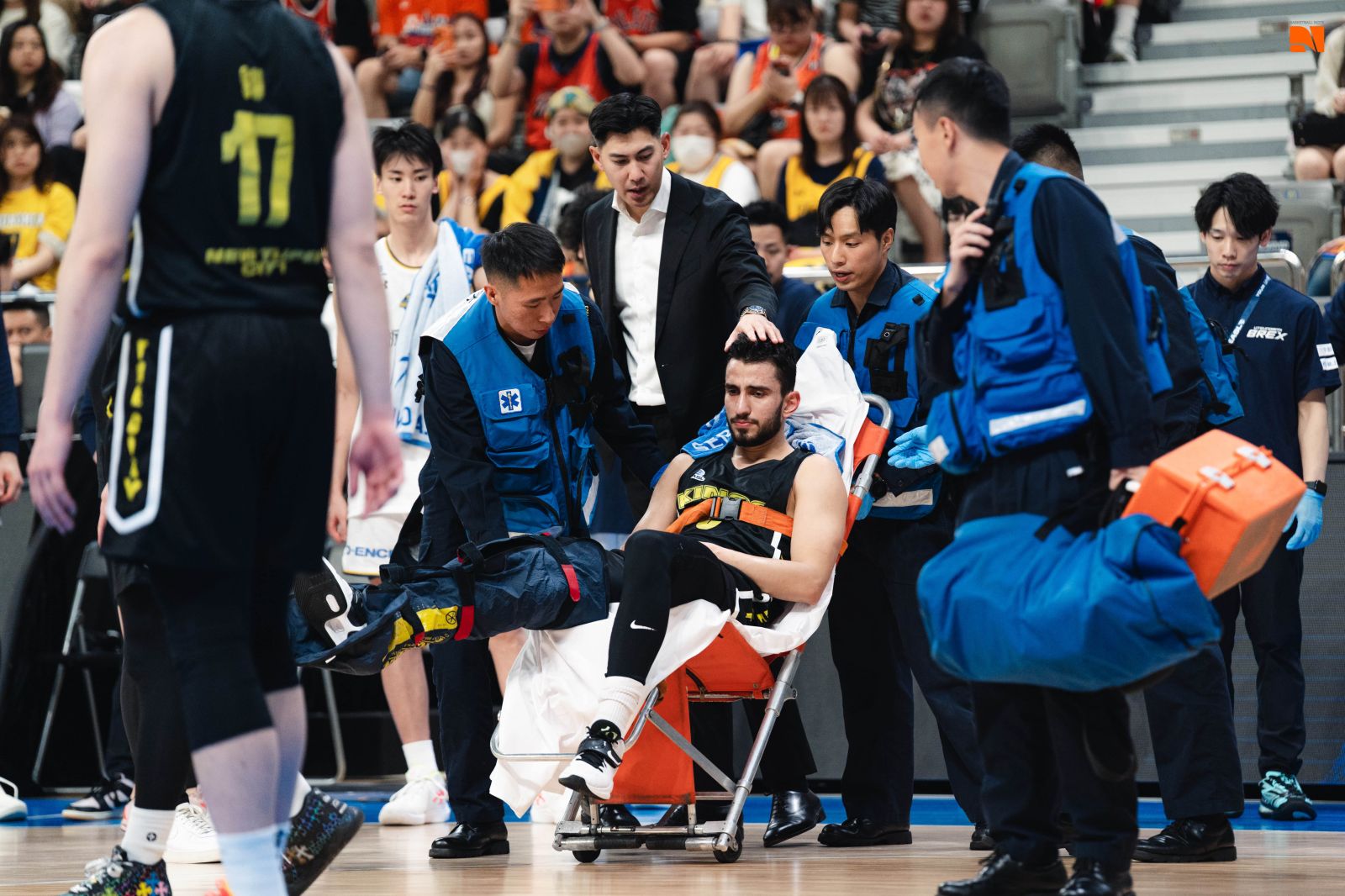 新北國王亞洲外援再傳噩耗！西納僅上場九分鐘就因傷離場