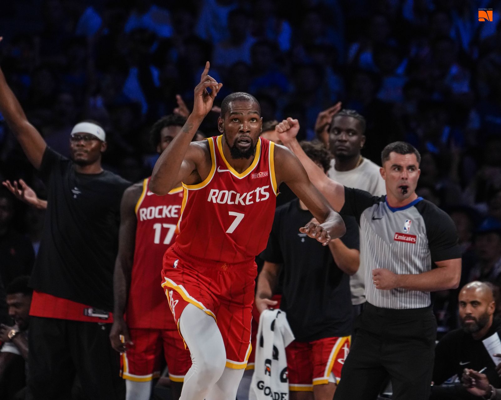 【影片】Cooper Flagg上半場領四犯！火箭輕取獨行俠拿下NBA中國賽首勝