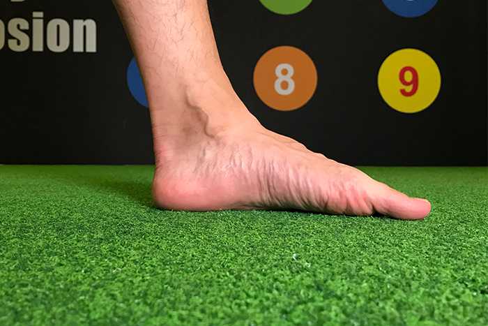 扁平足肌力訓練 腳掌往內翻