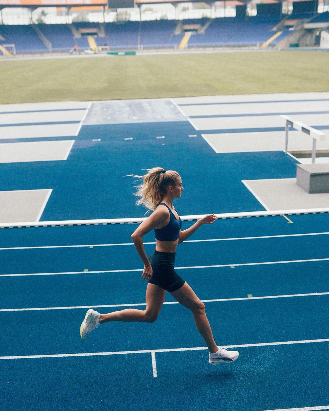 【話題】美夢成真！世界最性感運動員 Alica Schmidt 如願踏上東京奧運 1600m 接力賽