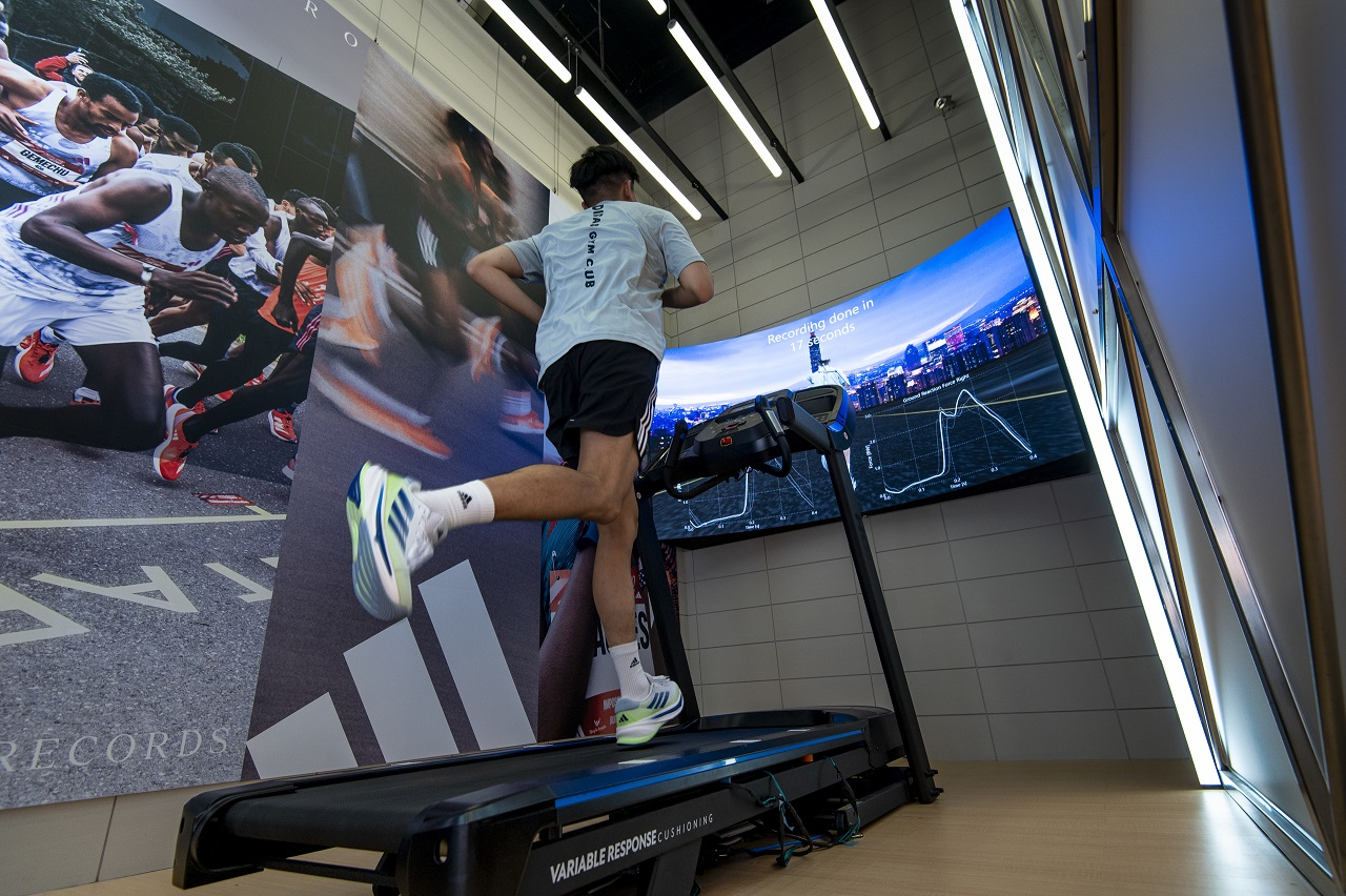 【品牌動態】解密你的跑者DNA！adidas 全新 3D 動態跑姿分析 全方位捕捉跑者動能