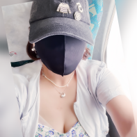 看看王靖雯的個人專頁