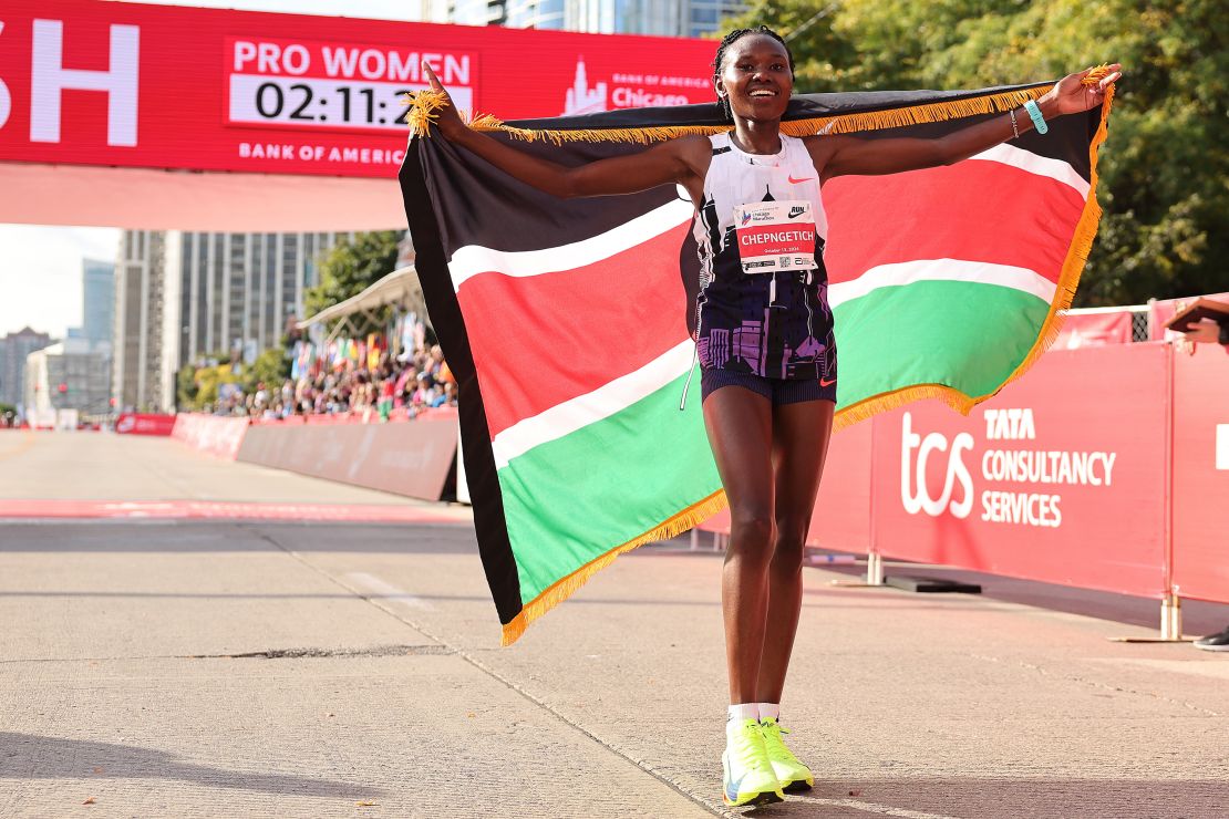 【芝加哥】首位馬拉松 2:10 內女性！Ruth Chepngetich 打破世界紀錄 寫歷史新猷