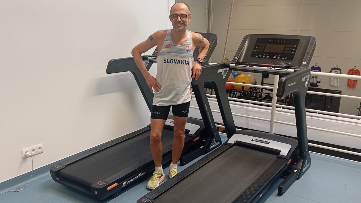 【紀錄】168 小時跑步機狂飆 912 公里！50 歲超馬跑者刷金氏紀錄