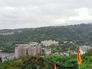 【臺北大縱走 5】萬紫千紅的劍潭古寺、鄭成功廟、劍南山、圓明寺、婆婆橋步道、故宮