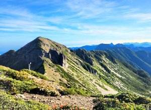 【百岳】夢幻冰河圈谷，寂靜黑森林，雪山主峰，連走雪山東峰