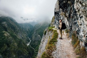 錐麓古道 Zhuilu Old Road ・走在徒手刻鑿的大理石山壁中【Silent Hiking】