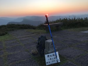 熱血慶祝國慶之獨攀小百岳鵲子山灣坑頭山