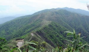 三角崙山