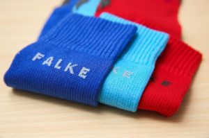 【品牌故事】以人體工學設計的百年德國健行襪－FALKE
