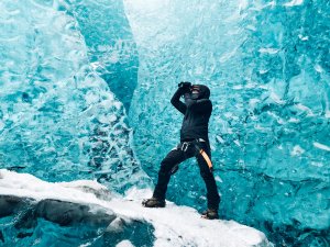 冰島藍冰洞｜神秘湛藍的冰封世界｜水晶冰洞、藍冰洞、冰川健行