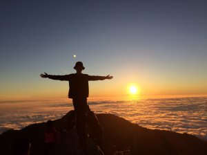 台中 鳶嘴山｜懼之巔 賞日落雲海