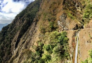 美哉！八通關雲龍瀑布步道