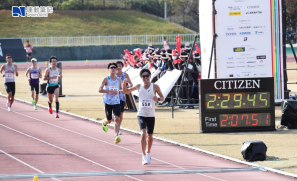 【人物】年過 50 全馬跑進 230  日本「最速校長」川人慎二 每天放學跑 10K 回家