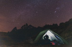 能高安東軍縱走 中央山脈東支脈｜巴沙灣谷地、晚上滿天星斗