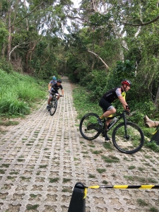 南丫島越野單車賽 大路轉彎