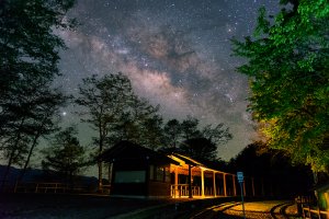 ❤ 醉人的「阿里山」對高岳車站星空銀河......