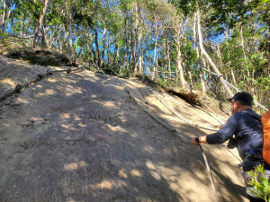 烏月山群峰，炙子頭山，西帽子岩，溪邊寮步道