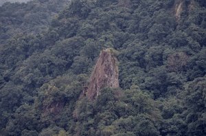 孝子山群峰-穿梭平溪奇峰怪岩間