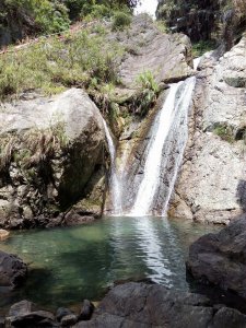 猴洞坑瀑布的洗禮 礁溪易親近的瀑布 礁溪瀑布大公開