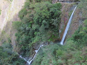 完百之旅～八通關上玉山北峰~望鄉部落→雲龍瀑布→觀高營地