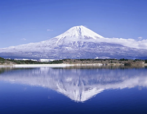 【新聞】日本富士山人潮難擋 封閉期間仍有萬人闖步道