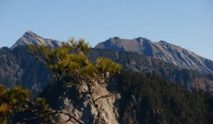 中央尖山東峰