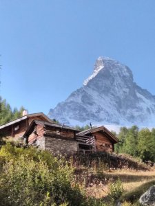 瑞士馬特杭峰的右臉：Schönbielhütte 步道