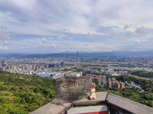 搭捷運、公車來去台北大縱走~第五段(逆走)碧山嚴➡️劍潭捷運站~加碼大崙頭山，順遊士林夜市