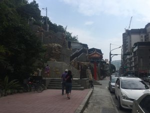 景興路上仙跡岩