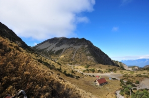 [春夏之際] 南湖大山、圈谷