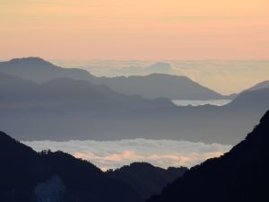 合歡北峰下天巒池