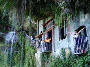 新店 銀河洞-貓空 樟樹樟湖環狀步道-談天園茶坊餐聚