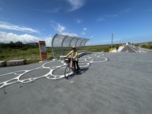 兩輪+兩腿(二十五)  沿淡海輕軌>金色水岸自行車道> 滬尾藝文休閒園區