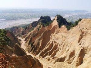 【苗栗。三義 】台灣大峽谷。 編號35小百岳~火炎山