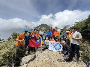 為了一萬元  2025 D0712~0713 獵人古道 & 玉山前峰 : 北攀