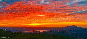 #夕陽 #火燒雲 #猴崁古道 #草山觀瀑吊橋 #住六公園 12/23