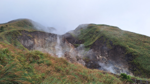 20251019 苗圃七星山中途遇雨